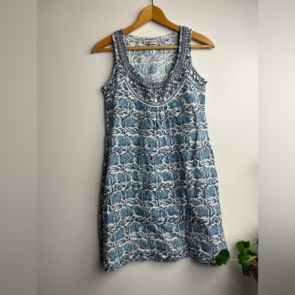 Bella tu Linen Mid dress Blue Floral Boho Embellished Neck Sleeveless Shift Sz M - Picture 1 of 15